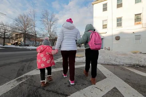 Judges Decide Opposing White House on Removing Central American Children and Venezuelan Nationals