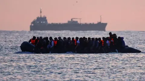 First Migrant Deported to France Under New ‘One In, One Out’ Policy