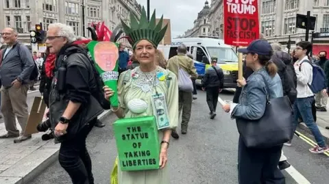 Thousands Activists Assemble in Downtown London to Denounce Trump's Official UK Trip