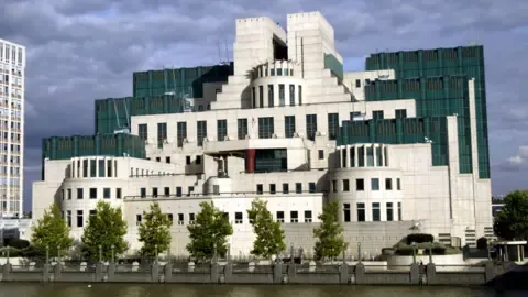 The UK's Secret Intelligence Service Introduces Encrypted Gateway to Lure Spies in the Russian Federation